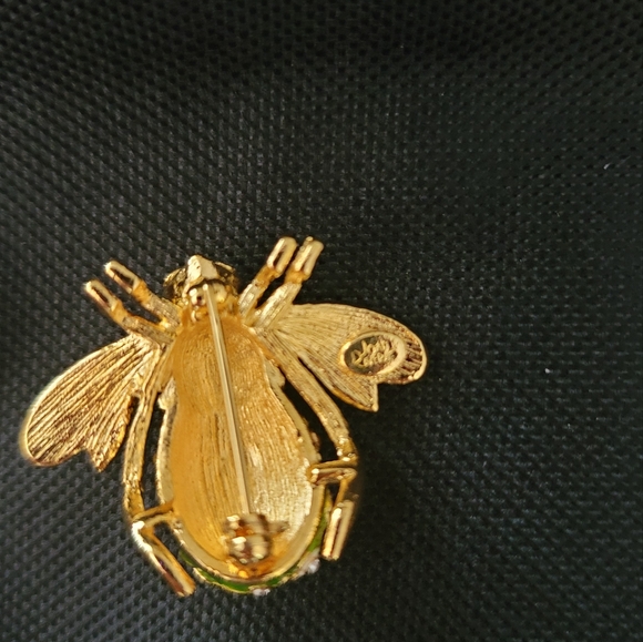 Joan Rivers Brooch - Picture 3 of 6